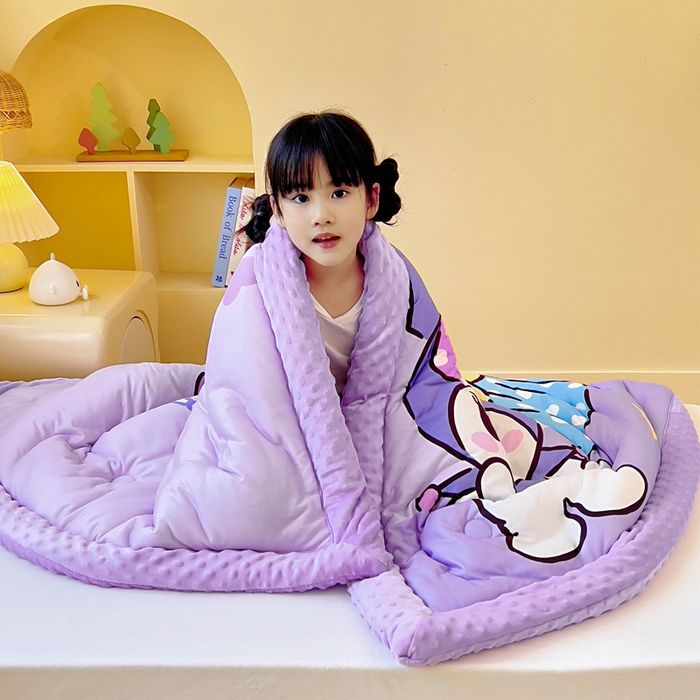 91家纺网 家纺一手货源 找家纺 吉咪兔家纺 2025新款大版三丽鸥库洛米儿童豆豆被针织棉幼儿园宝宝午睡春秋四季婴儿被子被芯 蛋糕库洛米