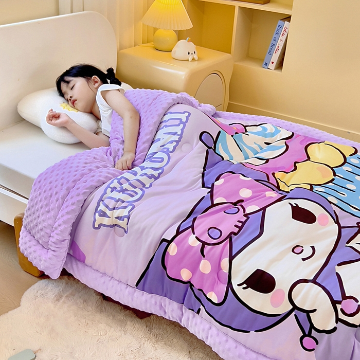 91家纺网 家纺一手货源 找家纺 吉咪兔家纺 2025新款大版三丽鸥库洛米儿童豆豆被针织棉幼儿园宝宝午睡春秋四季婴儿被子被芯 蛋糕库洛米