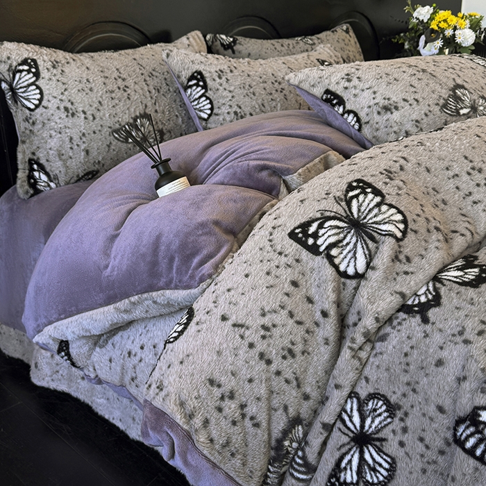 优迈 2025秋冬新款直播热卖轻奢法式美拉德风高克重加厚獭兔毛绒牛奶绒四件套 蝶影