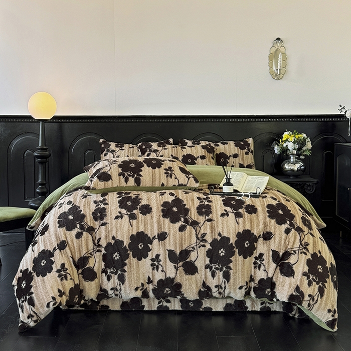 91家纺网 家纺一手货源 找家纺 优迈 2025秋冬新款直播热卖轻奢法式美拉德风高克重加厚獭兔毛绒牛奶绒四件套 绿野