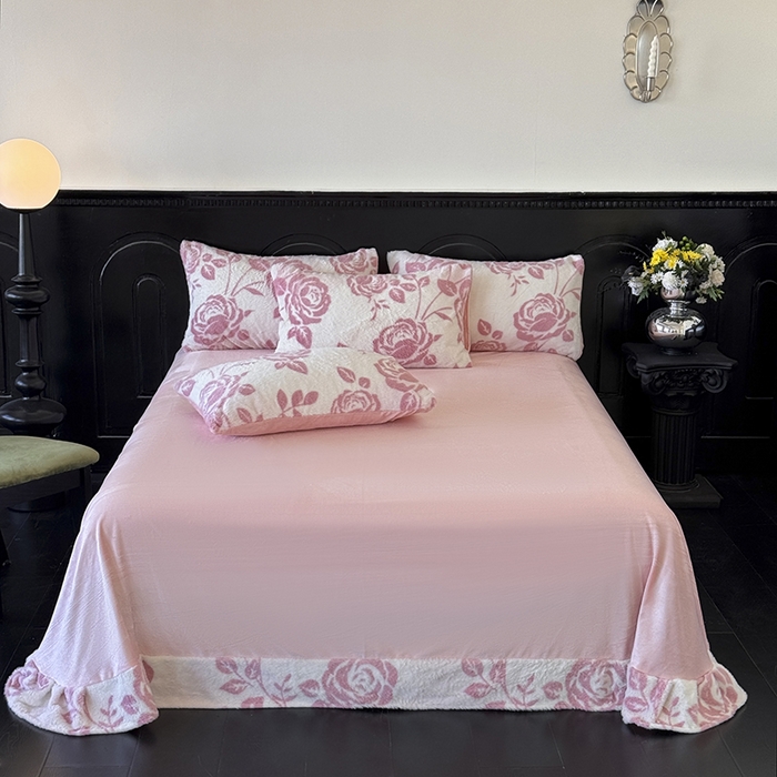 91家纺网 家纺一手货源 找家纺 优迈 2025秋冬新款直播热卖轻奢法式美拉德风高克重加厚獭兔毛绒牛奶绒四件套 玫语