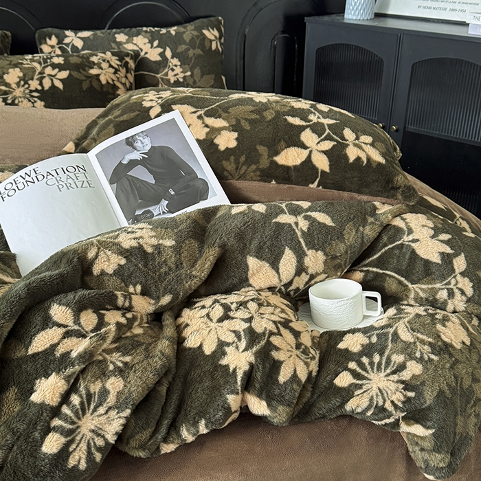 91家纺网 家纺一手货源 找家纺 优迈 2025秋冬新款直播热卖轻奢法式美拉德风高克重加厚獭兔毛绒牛奶绒四件套 花枝