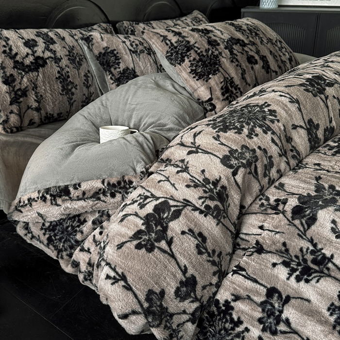 优迈 2025秋冬新款直播热卖轻奢法式美拉德风高克重加厚獭兔毛绒牛奶绒四件套 墨枝