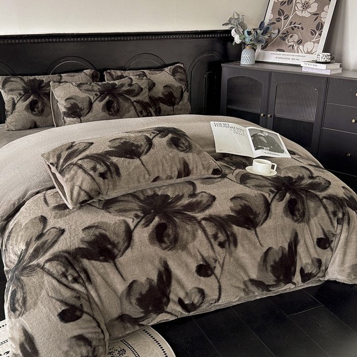 91家纺网 家纺一手货源 找家纺 优迈 2025秋冬新款直播热卖轻奢法式美拉德风高克重加厚獭兔毛绒牛奶绒四件套 云杉