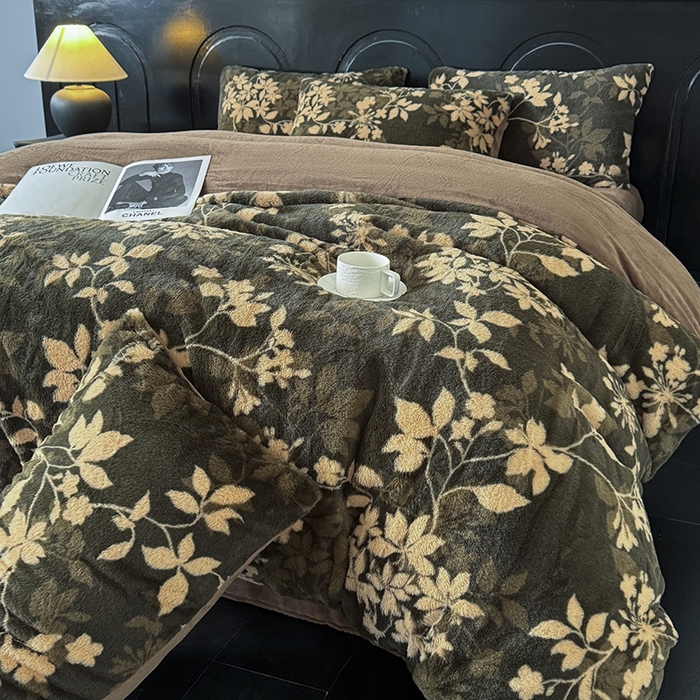 91家纺网 家纺一手货源 找家纺 优迈 2025秋冬新款直播热卖轻奢法式美拉德风高克重加厚獭兔毛绒牛奶绒四件套 花枝