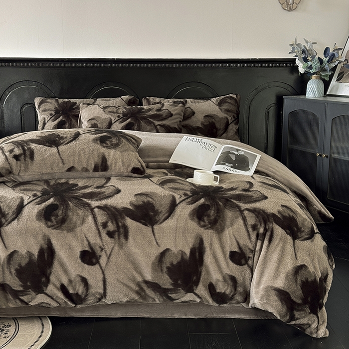 91家纺网 家纺一手货源 找家纺 优迈 2025秋冬新款直播热卖轻奢法式美拉德风高克重加厚獭兔毛绒牛奶绒四件套 云杉