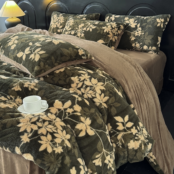 91家纺网 家纺一手货源 找家纺 优迈 2025秋冬新款直播热卖轻奢法式美拉德风高克重加厚獭兔毛绒牛奶绒四件套 花枝