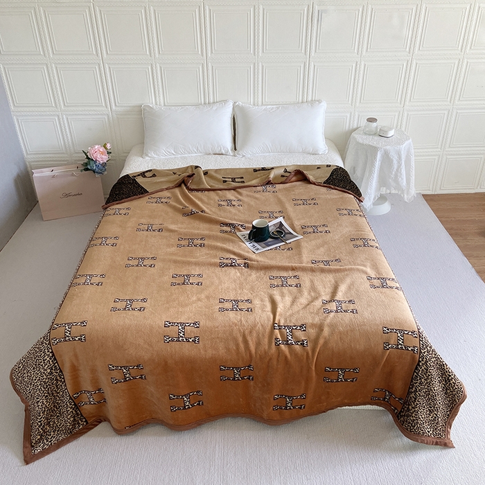 91家纺网 家纺一手货源 找家纺 2025AB版云貂绒毛毯直播爆款法莱绒休闲盖毯沙发毯午睡毯空调毯子 花豹