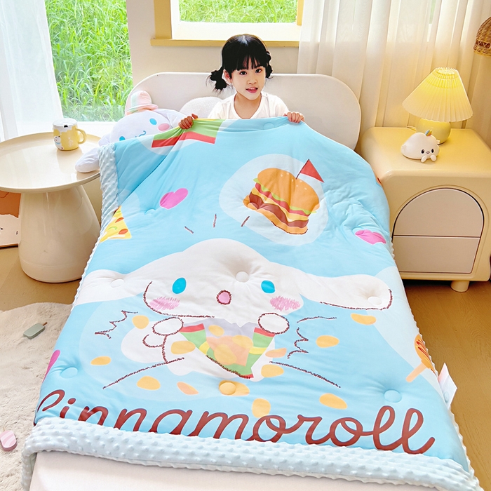 91家纺网 家纺一手货源 找家纺 吉咪兔家纺 2025新款大版三丽鸥库洛米儿童豆豆被针织棉幼儿园宝宝午睡春秋四季婴儿被子被芯 汉堡玉桂狗