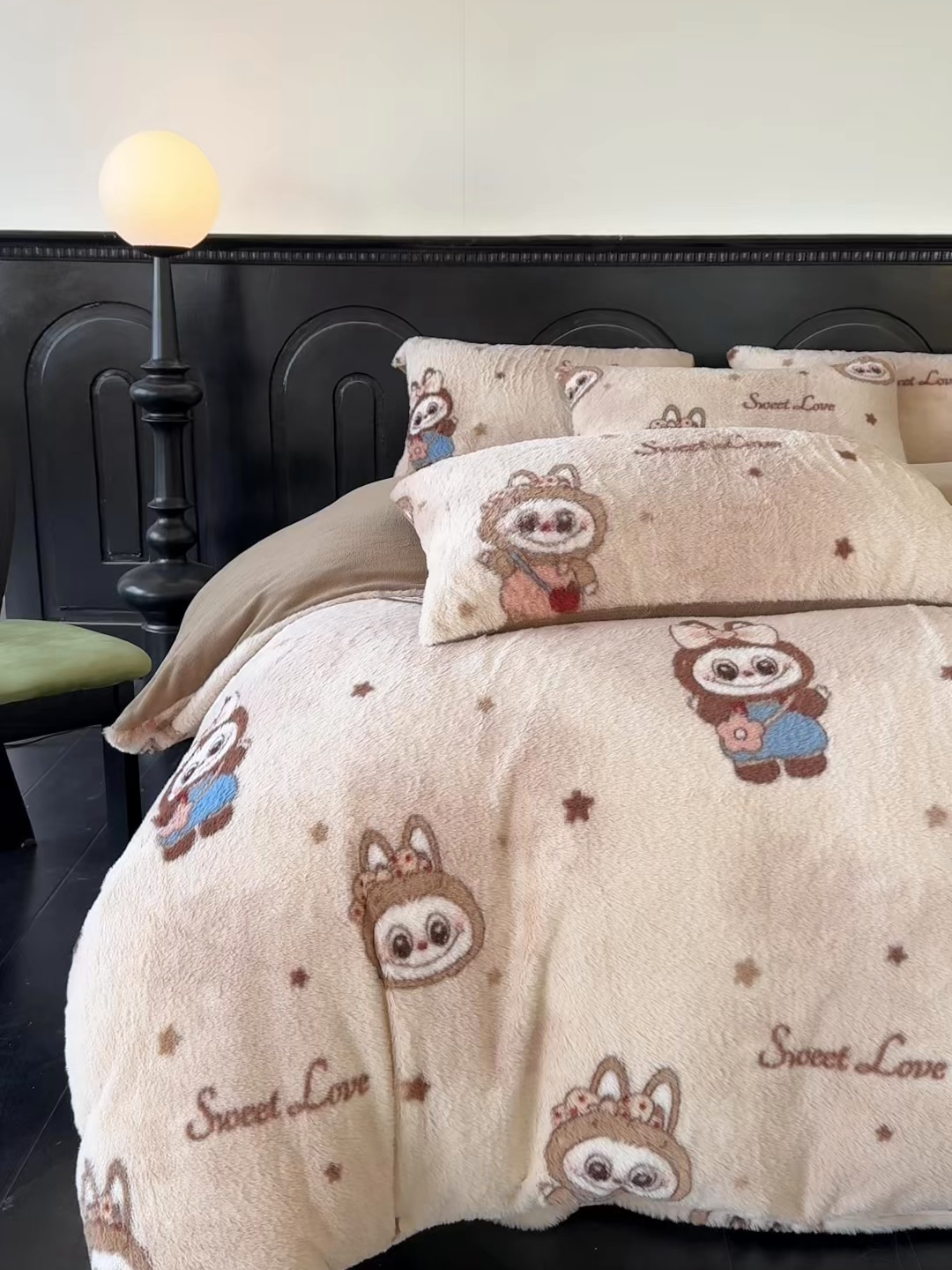 91家纺网 家纺一手货源 找家纺 优迈 2025秋冬新款直播热卖轻奢法式美拉德风高克重加厚獭兔毛绒牛奶绒四件套 拉布布