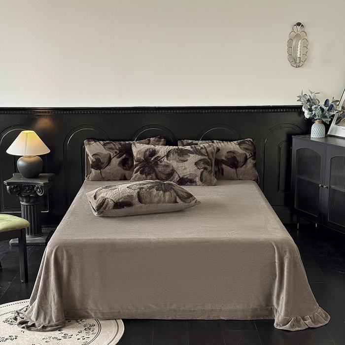 91家纺网 家纺一手货源 找家纺 优迈 2025秋冬新款直播热卖轻奢法式美拉德风高克重加厚獭兔毛绒牛奶绒四件套 云杉