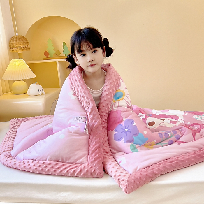 91家纺网 家纺一手货源 找家纺 吉咪兔家纺 2025新款大版三丽鸥库洛米儿童豆豆被针织棉幼儿园宝宝午睡春秋四季婴儿被子被芯 花花美乐蒂