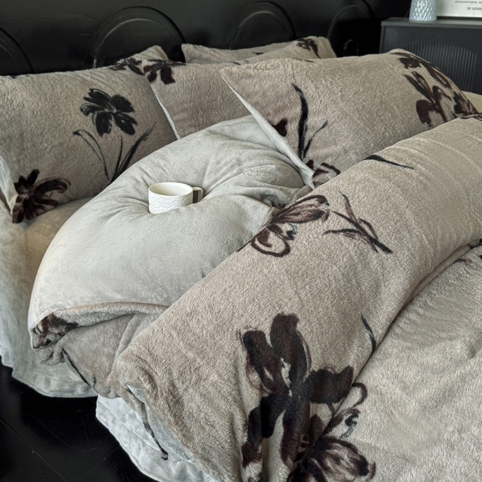 91家纺网 家纺一手货源 找家纺 （总）优迈 2025秋冬新款直播热卖轻奢法式美拉德风高克重加厚獭兔毛绒牛奶绒四件套