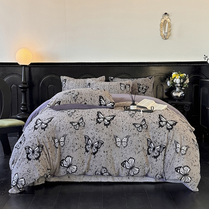 91家纺网 家纺一手货源 找家纺 优迈 2025秋冬新款直播热卖轻奢法式美拉德风高克重加厚獭兔毛绒牛奶绒四件套 蝶影