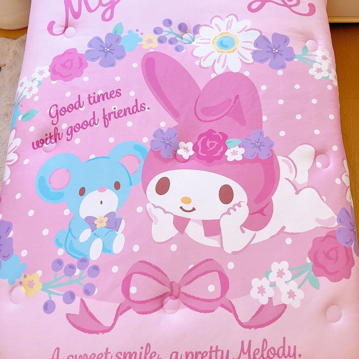 91家纺网 家纺一手货源 找家纺 吉咪兔家纺 2025新款大版三丽鸥库洛米儿童豆豆被针织棉幼儿园宝宝午睡春秋四季婴儿被子被芯 花花美乐蒂