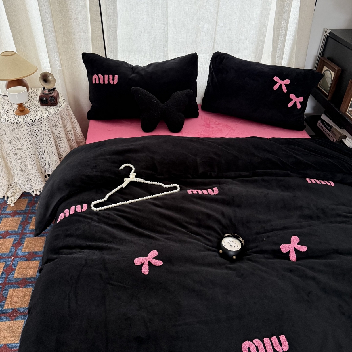 91家纺网 家纺一手货源 找家纺 （总）优色良品家纺 2025新款高克重牛奶绒宝宝绒保暖毛巾绣四件套蝴蝶结