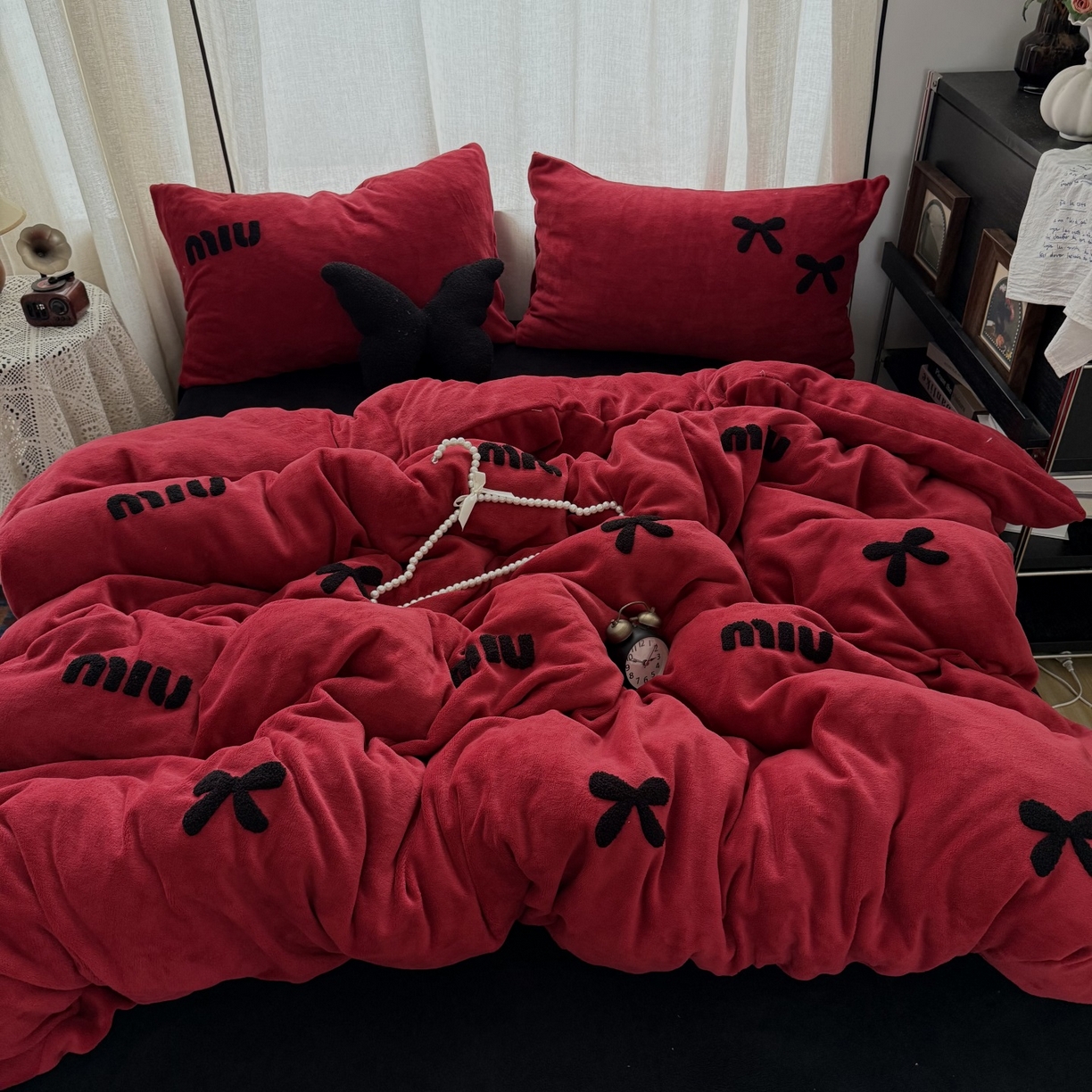 91家纺网 家纺一手货源 找家纺 （总）优色良品家纺 2025新款高克重牛奶绒宝宝绒保暖毛巾绣四件套蝴蝶结