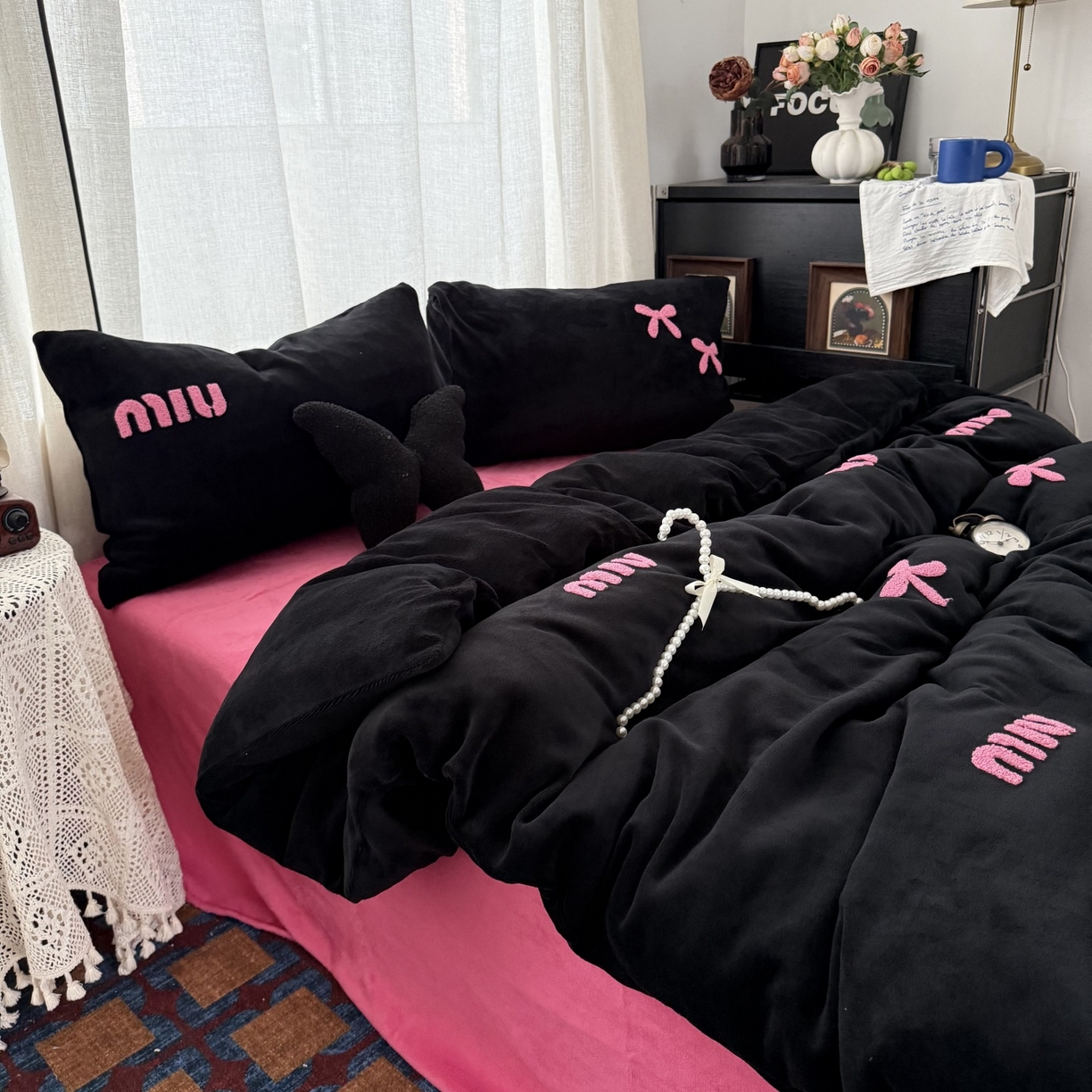 91家纺网 家纺一手货源 找家纺 （总）优色良品家纺 2025新款高克重牛奶绒宝宝绒保暖毛巾绣四件套蝴蝶结