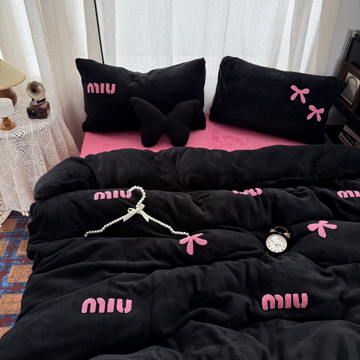 91家纺网 家纺一手货源 找家纺 （总）优色良品家纺 2025新款高克重牛奶绒宝宝绒保暖毛巾绣四件套蝴蝶结