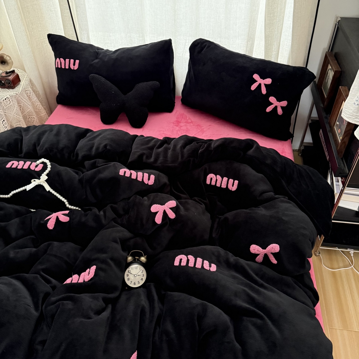 91家纺网 家纺一手货源 找家纺 （总）优色良品家纺 2025新款高克重牛奶绒宝宝绒保暖毛巾绣四件套蝴蝶结