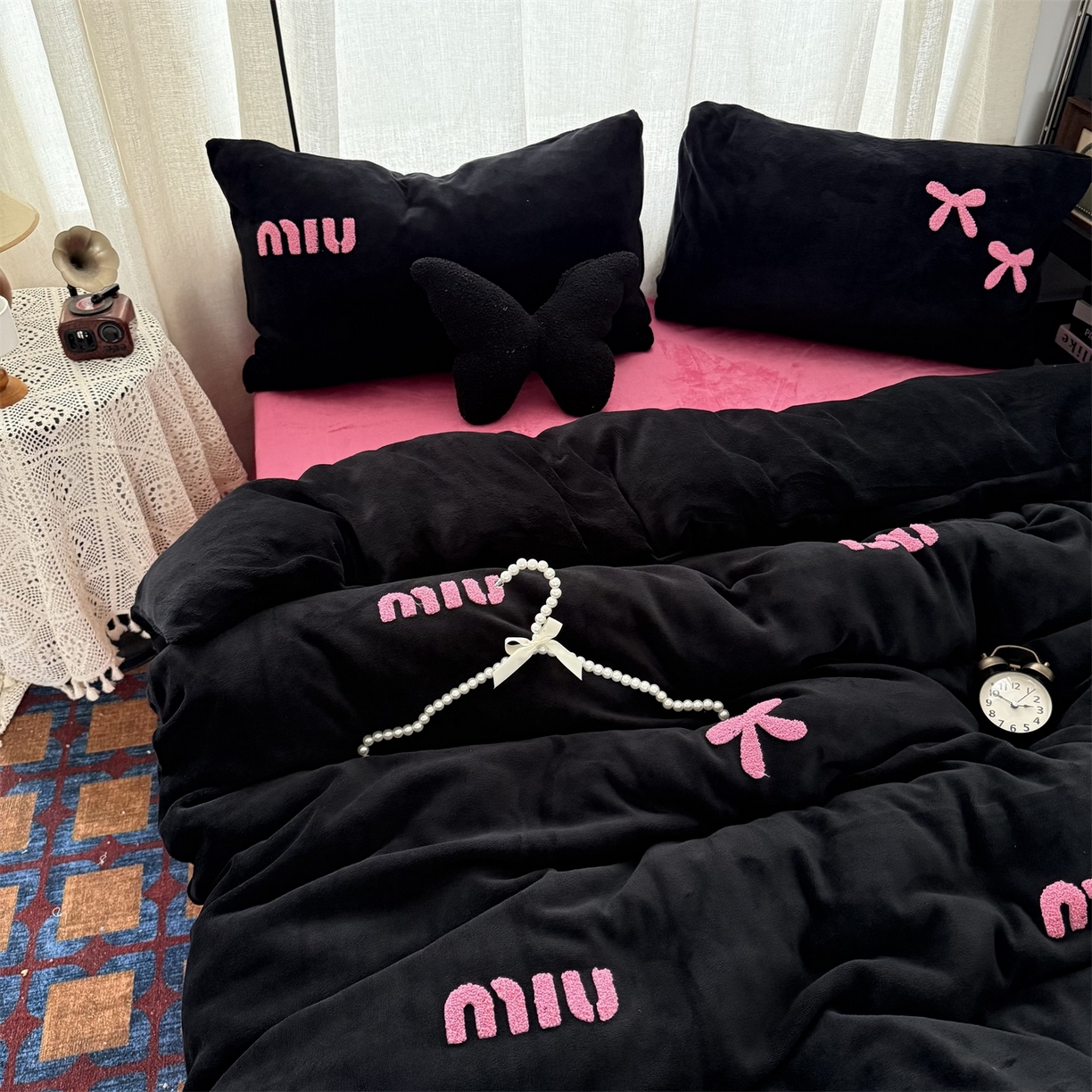 91家纺网 家纺一手货源 找家纺 （总）优色良品家纺 2025新款高克重牛奶绒宝宝绒保暖毛巾绣四件套蝴蝶结