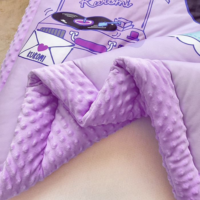 91家纺网 家纺一手货源 找家纺 吉咪兔家纺 2025新款大版三丽鸥库洛米儿童豆豆被针织棉幼儿园宝宝午睡春秋四季婴儿被子被芯 梳妆库洛米