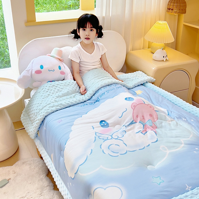 91家纺网 家纺一手货源 找家纺 吉咪兔家纺 2025新款大版三丽鸥库洛米儿童豆豆被针织棉幼儿园宝宝午睡春秋四季婴儿被子被芯 云朵玉桂狗