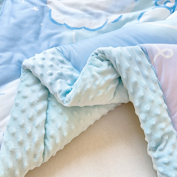 91家纺网 家纺一手货源 找家纺 吉咪兔家纺 2025新款大版三丽鸥库洛米儿童豆豆被针织棉幼儿园宝宝午睡春秋四季婴儿被子被芯 云朵玉桂狗