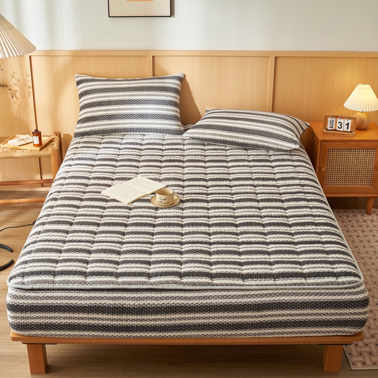 91家纺网 家纺一手货源 找家纺 （总）爱乐 豆豆绒夹棉床笠 牛奶绒床笠