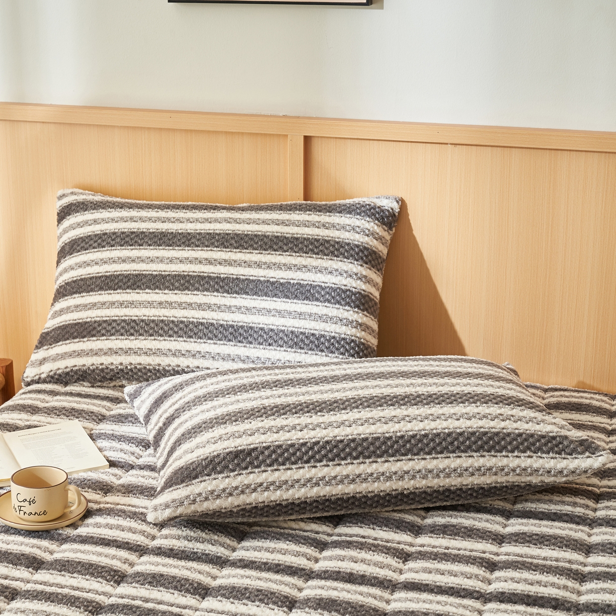 91家纺网 家纺一手货源 找家纺 （总）爱乐 豆豆绒夹棉床笠 牛奶绒床笠