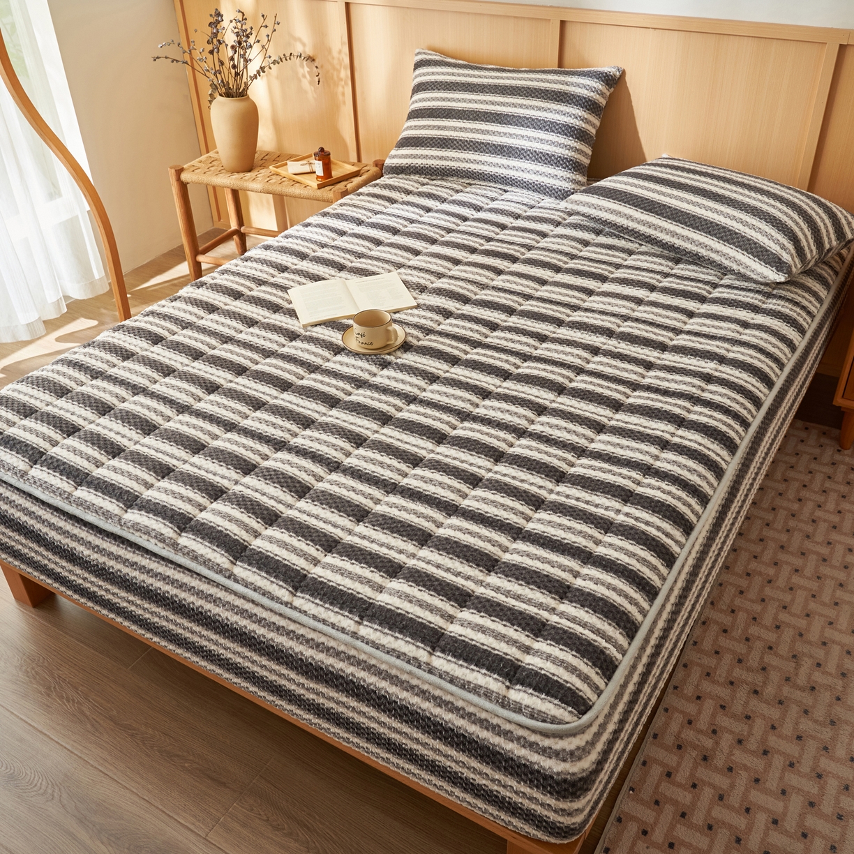 91家纺网 家纺一手货源 找家纺 （总）爱乐 豆豆绒夹棉床笠 牛奶绒床笠