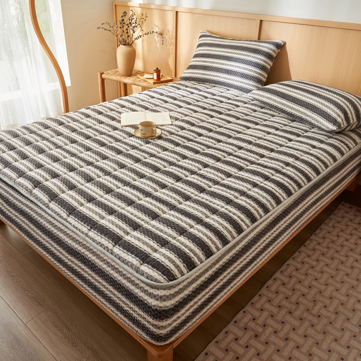 91家纺网 家纺一手货源 找家纺 （总）爱乐 豆豆绒夹棉床笠 牛奶绒床笠