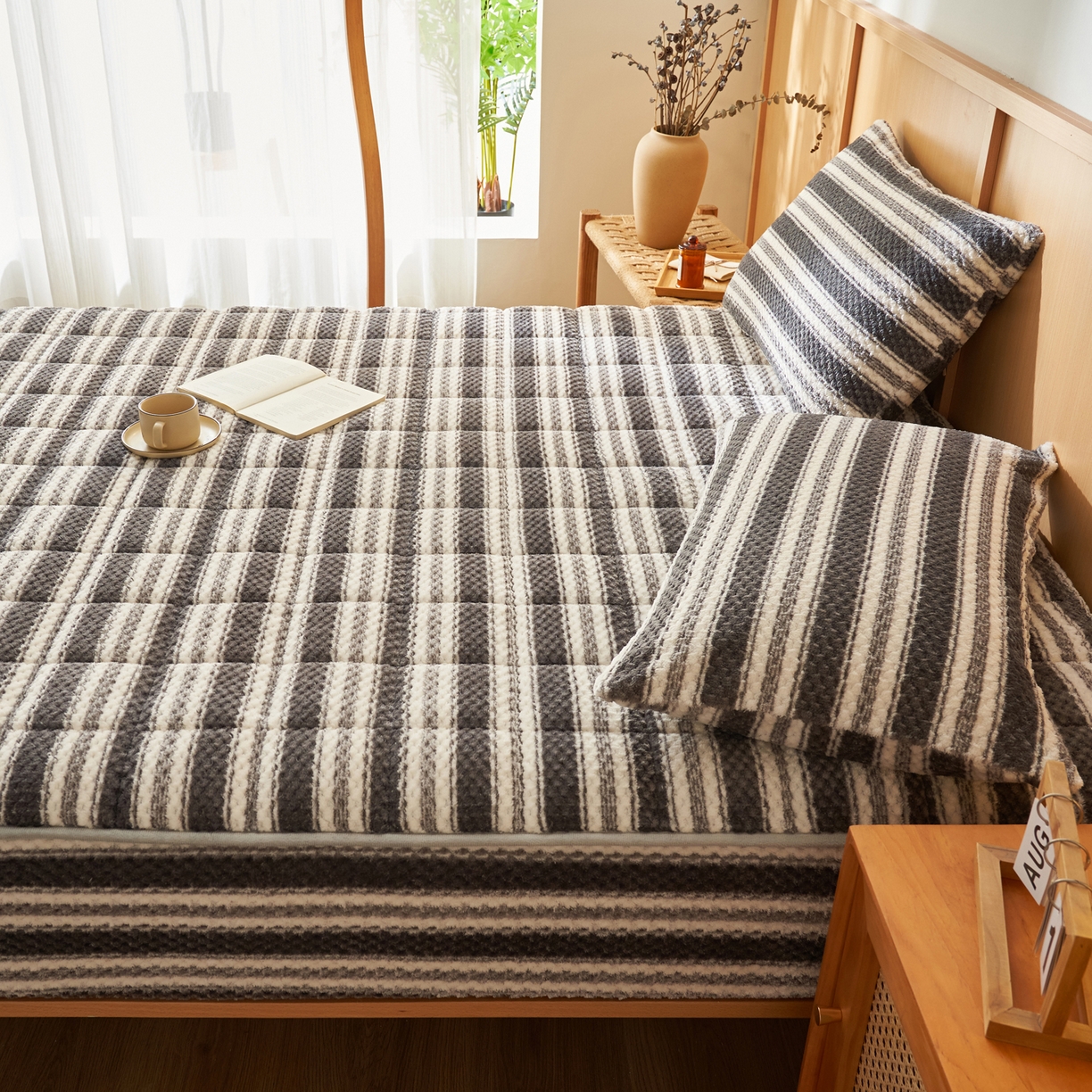 91家纺网 家纺一手货源 找家纺 （总）爱乐 豆豆绒夹棉床笠 牛奶绒床笠