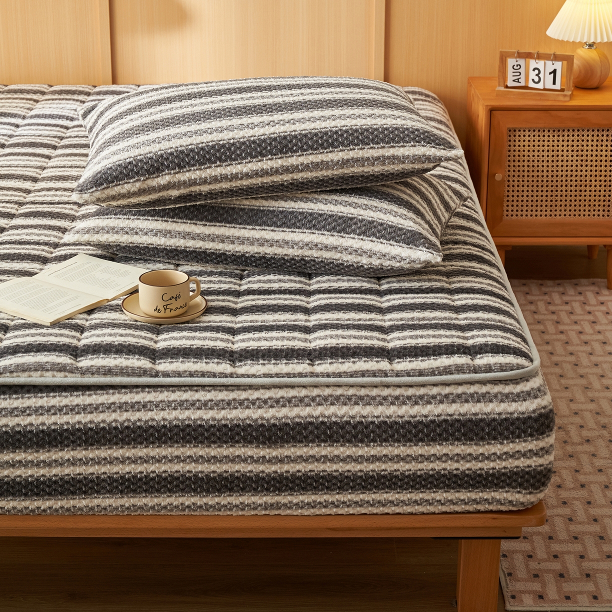 91家纺网 家纺一手货源 找家纺 （总）爱乐 豆豆绒夹棉床笠 牛奶绒床笠