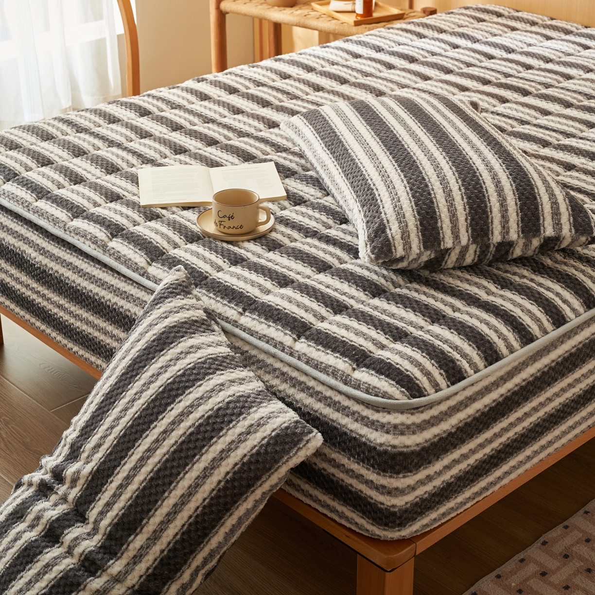 91家纺网 家纺一手货源 找家纺 （总）爱乐 豆豆绒夹棉床笠 牛奶绒床笠