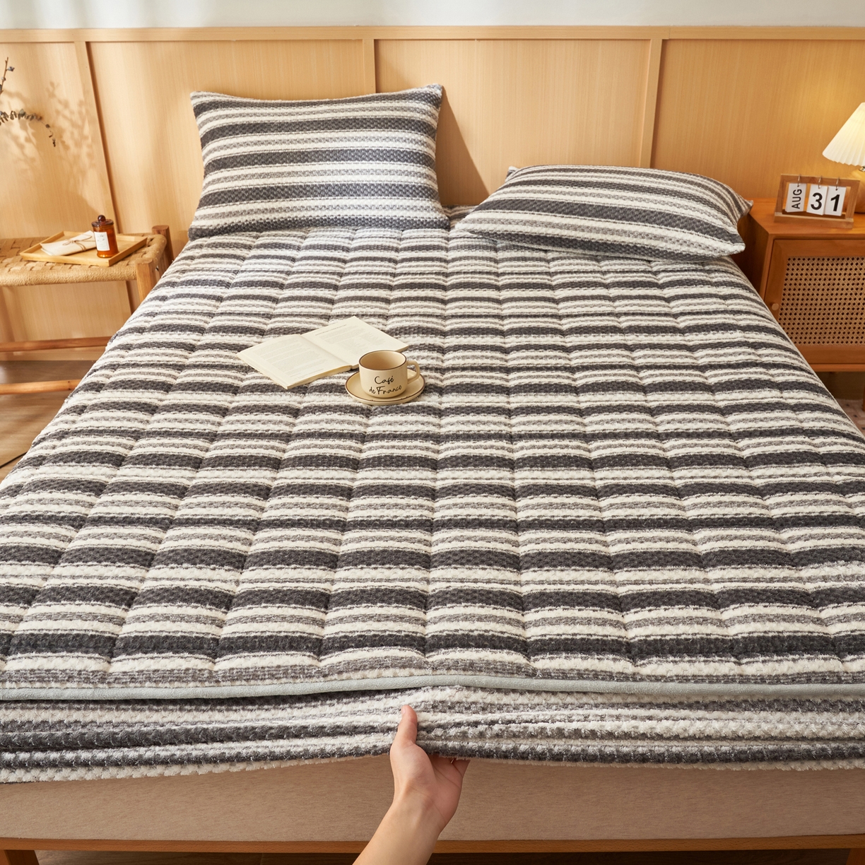 91家纺网 家纺一手货源 找家纺 （总）爱乐 豆豆绒夹棉床笠 牛奶绒床笠