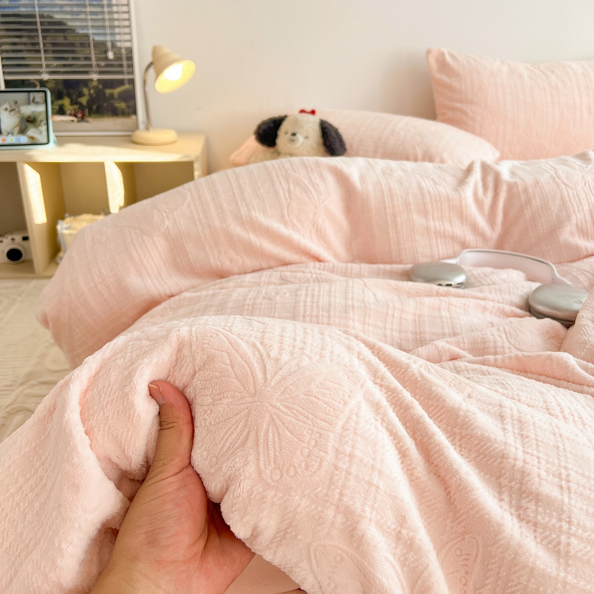 91家纺网 家纺一手货源 找家纺 （总）耀悦家纺 2025新款INS博主风立体A类全消光雕花牛奶绒四件套加厚韩系系列