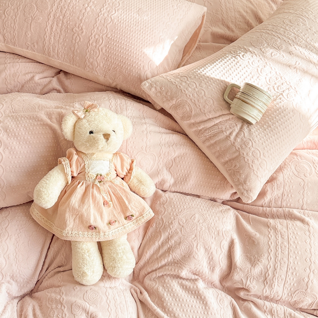 91家纺网 家纺一手货源 找家纺 （总）耀悦家纺 2025新款INS博主风立体A类全消光雕花牛奶绒四件套加厚韩系系列