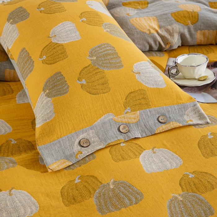 91家纺网 家纺一手货源 找家纺 鲁爱 2025新款全棉色织双层纱纽扣款四件套  南瓜-黄