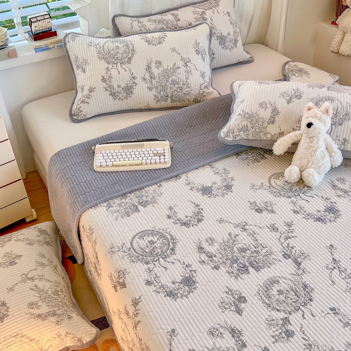 91家纺网 家纺一手货源 找家纺 （总）X猫先生 2026新品A全棉B牛奶绒床盖一面全棉一面牛奶绒床盖炕盖加厚床单床垫四季款系列三