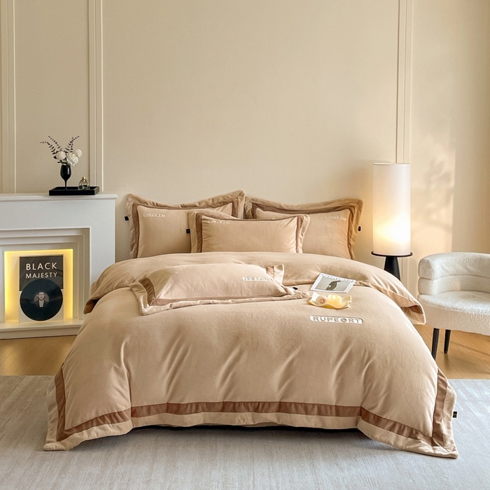 雅萱家纺 2025新款300g全消光牛奶绒四件套 鲁珀特-卡其