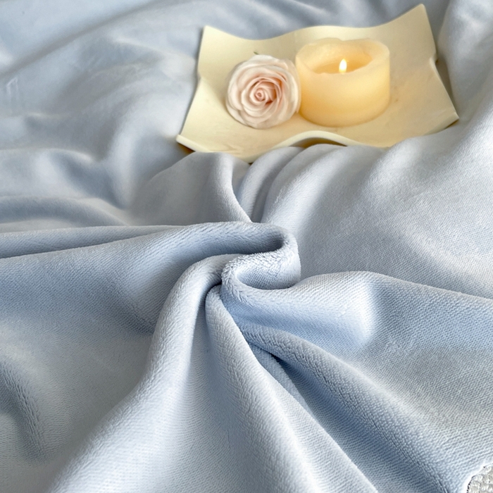 91家纺网 家纺一手货源 找家纺 雅萱家纺 2025新款300g全消光牛奶绒四件套 鲁珀特-蓝色