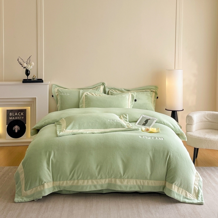 雅萱家纺 2025新款300g全消光牛奶绒四件套 鲁珀特-绿色