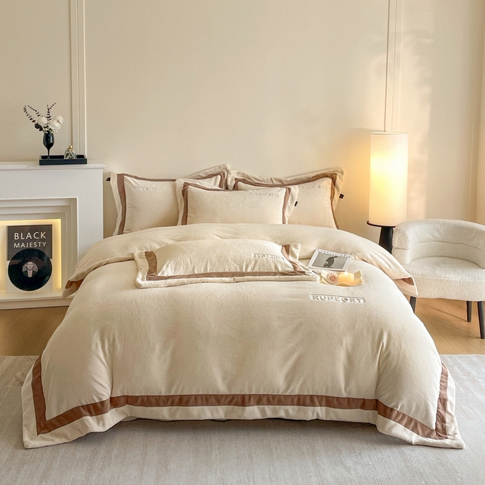 雅萱家纺 2025新款300g全消光牛奶绒四件套 鲁珀特-米黄