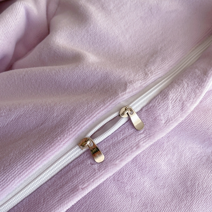 91家纺网 家纺一手货源 找家纺 雅萱家纺 2025新款300g全消光牛奶绒四件套 鲁珀特-紫色