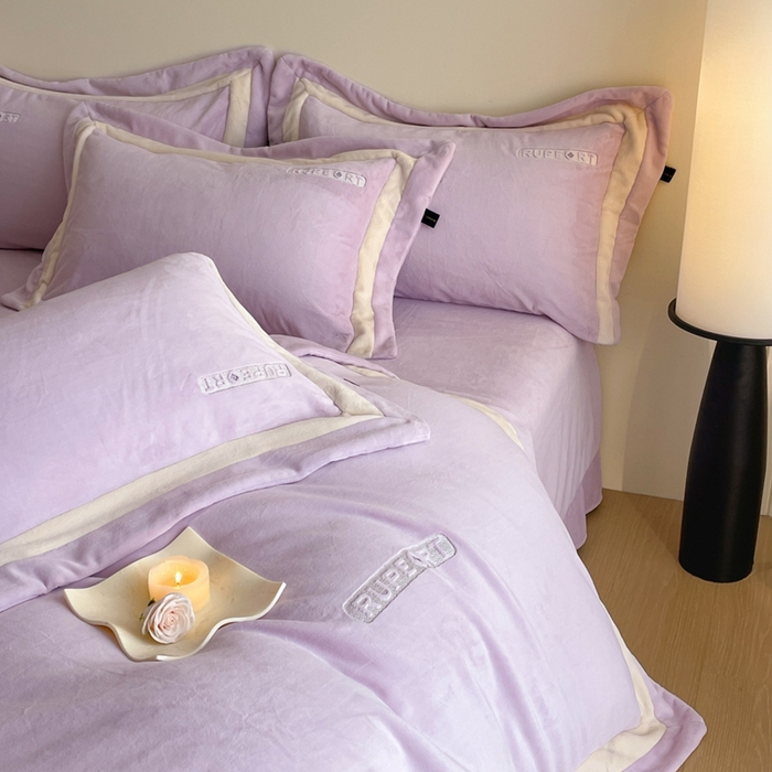 91家纺网 家纺一手货源 找家纺 雅萱家纺 2025新款300g全消光牛奶绒四件套 鲁珀特-紫色