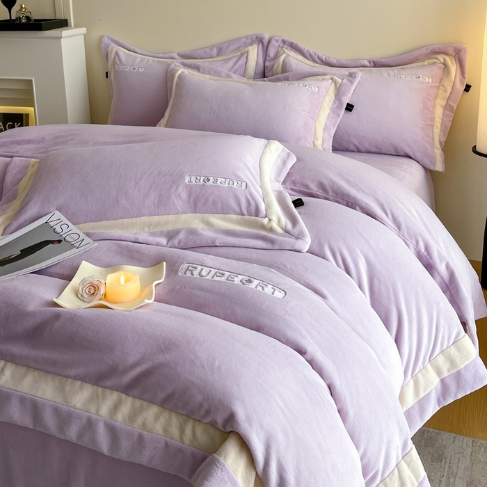 91家纺网 家纺一手货源 找家纺 雅萱家纺 2025新款300g全消光牛奶绒四件套 鲁珀特-紫色
