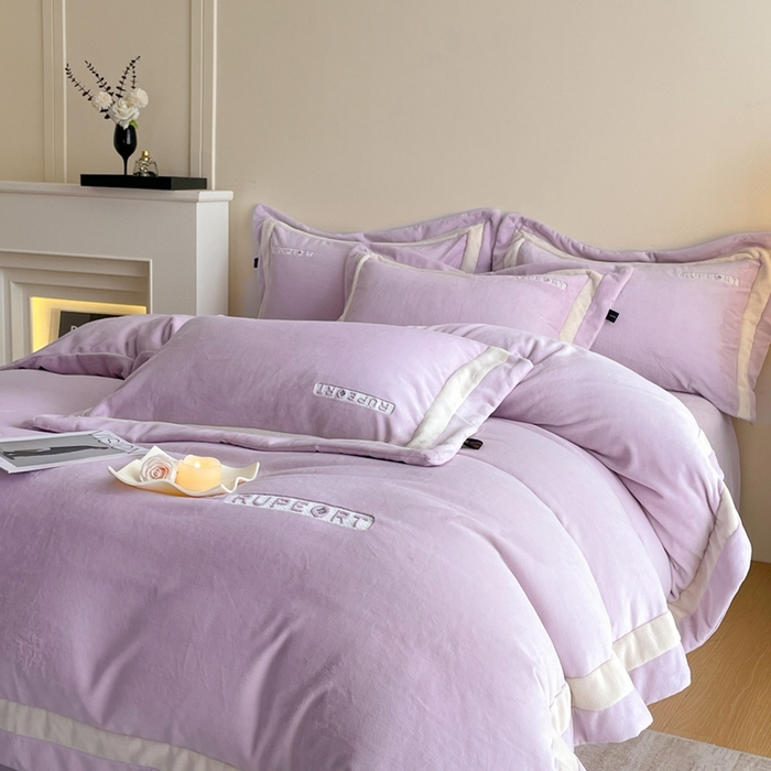 91家纺网 家纺一手货源 找家纺 雅萱家纺 2025新款300g全消光牛奶绒四件套 鲁珀特-紫色