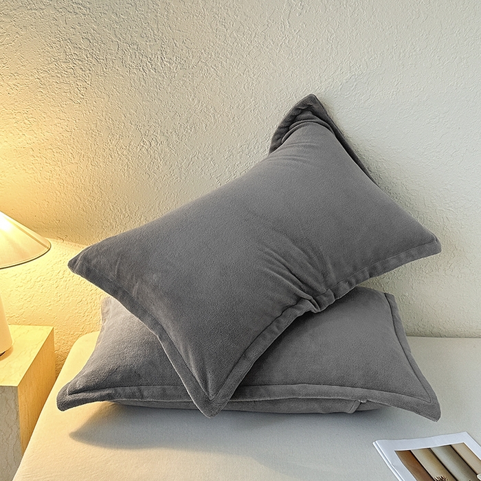 91家纺网 家纺一手货源 找家纺 百寐 2025新款纯色牛奶绒抗静电加厚保暖信封加大50*80/48*74/40*60 绅士灰