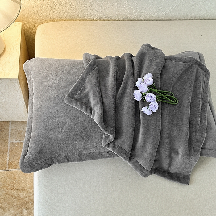 91家纺网 家纺一手货源 找家纺 百寐 2025新款纯色牛奶绒抗静电加厚保暖信封加大50*80/48*74/40*60 绅士灰